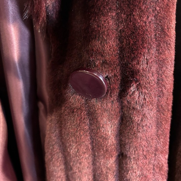 OLYMPIA Sz 2X Faux Fur Coat Lined Turned Lapel Pockets In Raisin Oversized - Picture 9 of 13